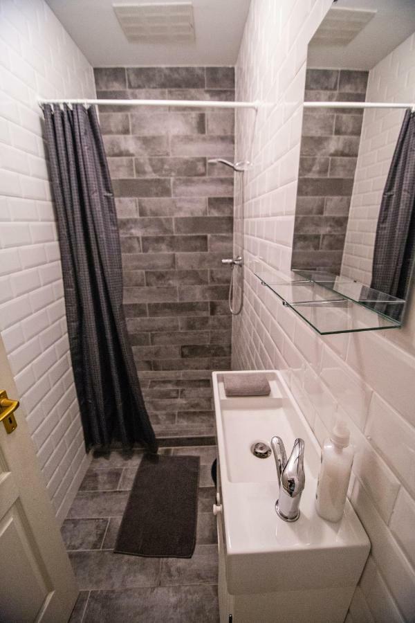 Cheerful And Cozy 2 Bedrooms 2 Bathrooms Apartment With Top Location Budapest Luaran gambar